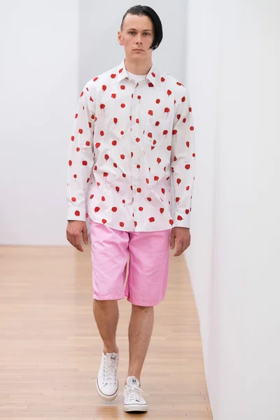 Look 22